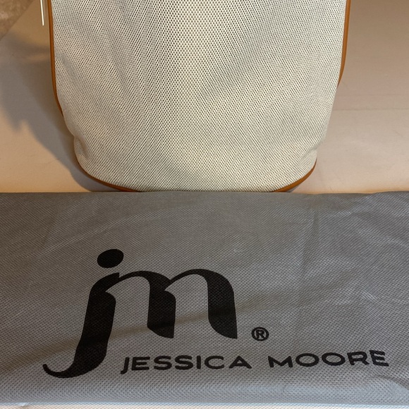Jessica Moore Canvas Bucket Bag Beige and Brown. NWT. And dust bag included. - Picture 3 of 9